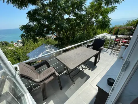 2 No'lu daire — deniz manzaralı balkon