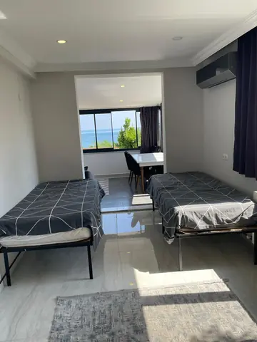 5 No'lu daire — salona giriş